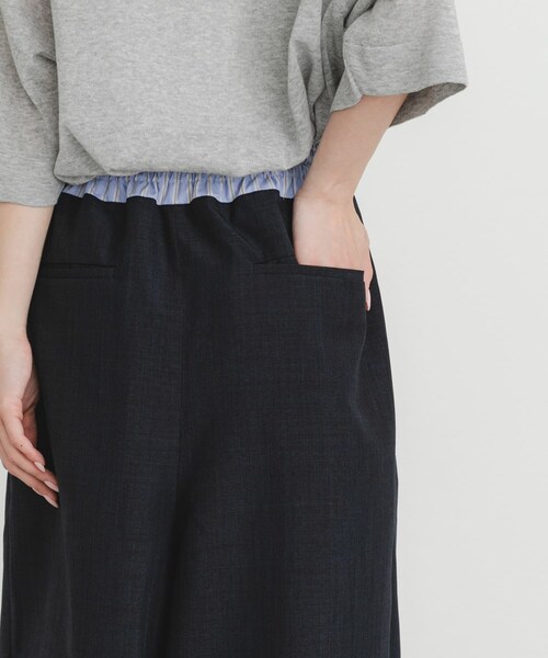 EKAL（エカル）の「『UR TECH DRYLUXE』ハイツイストワイドバミューダパンツ（その他パンツ・レディース・グレー/ネイビー/ブルーグレー・One）」の20枚目の写真