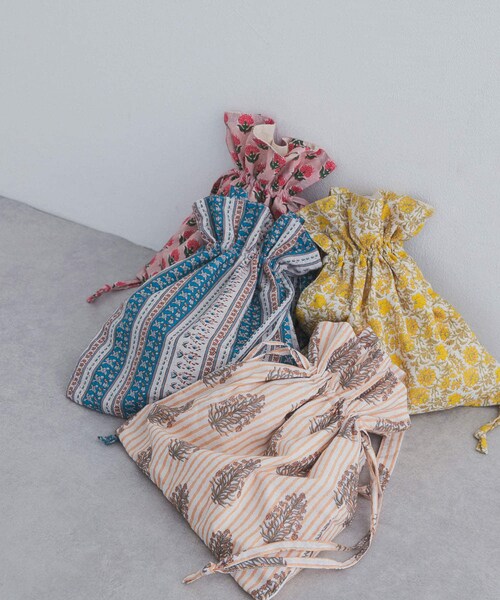 URBAN RESEARCH DOORS（アーバンリサーチドアーズ）の「インドプリントトートバッグ（トートバッグ・レディース・YELLOW/BLUE/PINK/ORANGE・One）」の17枚目の写真