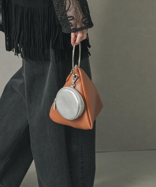 SENSE OF PLACE by URBAN RESEARCH（センスオブプレイスバイアーバンリサーチ）の「フープハンドルバッグ（ハンドバッグ・レディース・L.BLUE/BLACK/CAMEL・one）」の3枚目の写真