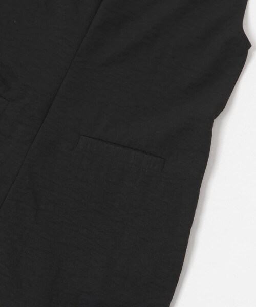 URBAN RESEARCH（アーバンリサーチ）の「『2サイズ展開』リネンライク深Vネックオールインワン（サロペット/オーバーオール・レディース・KHAKI/BLACK・36/38）」の12枚目の写真