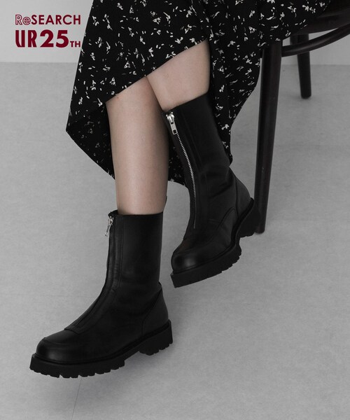 URBAN RESEARCH(アーバンリサーチ)の「『25周年別注』CAMINANDO CENTER ZIP BOOTS(ブーツ・レディース・BLACK/別注IVORY・6/7/8)」の2枚目の写真