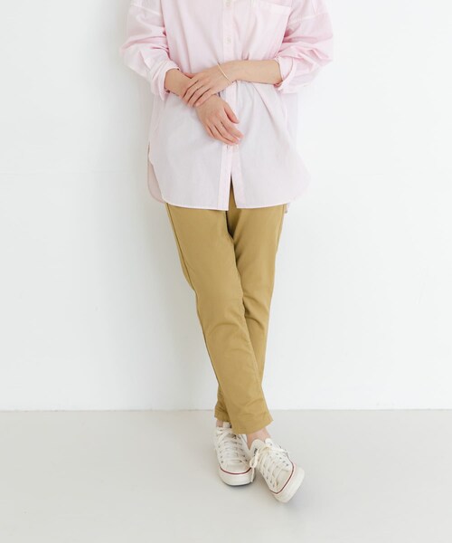 URBAN RESEARCH（アーバンリサーチ）の「『4サイズ展開』テーパードチノパンツ（チノパンツ・レディース・ブラック/オリーブ/キャメル/カーキ/ベージュ/ネイビー/オフ/ダークブラウン・XS/S/M/L）」の3枚目の写真