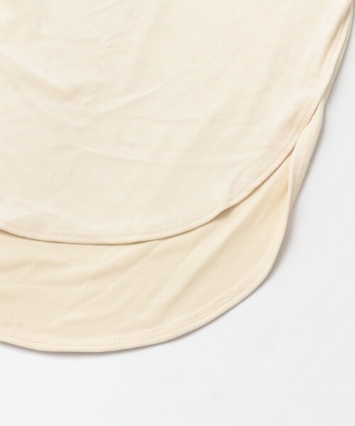 LAATO（ラート）の「SHINY LONG T-SHIRTS（Tシャツ/カットソー・レディース・クリーム/サブレ/チョコレート・FREE）」の6枚目の写真