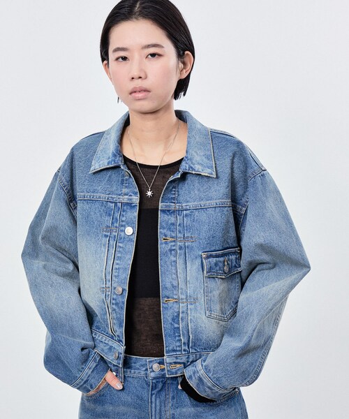 ADAM ET ROPE'(アダムエロペ)の「WASHED DENIM CROPPED JACKET(デニムジャケット・レディース・ブルー系・38/40/42)」の3枚目の写真
