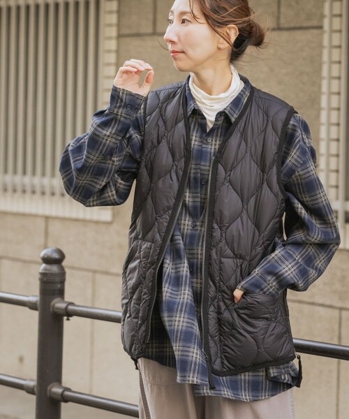 ITEMS URBANRESEARCH（アイテムズ アーバンリサーチ）の「TAION　Military Wzip Down Vest（その他アウター・メンズ・BLK/G.BEIGE/D.OLIVE/D.SAGE GRN/PAINT CAMO・M/L/XL）」の9枚目の写真