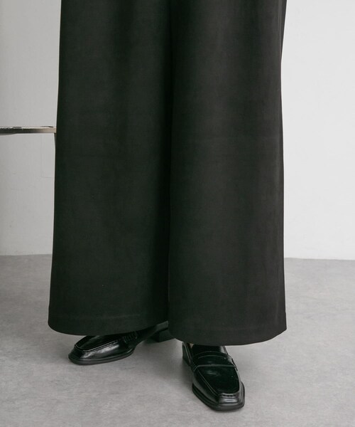 KBF（ケイビーエフ）の「ショルダータックスエードサロペット（サロペット/オーバーオール・レディース・BEIGE/BLACK・36/38）」の12枚目の写真