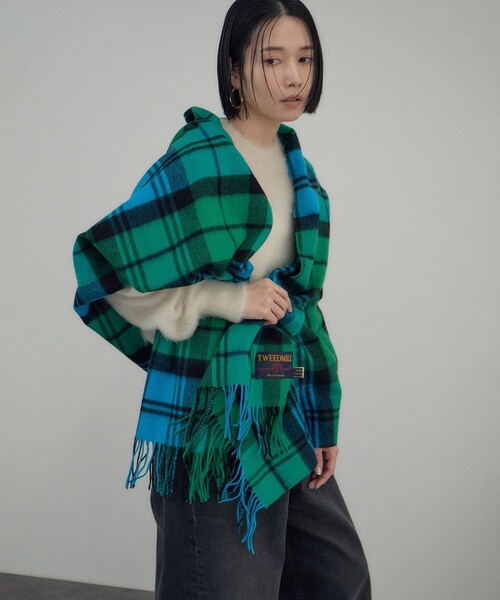 ADAM ET ROPE'(アダムエロペ)の「【TWEEDMILL(ツイードミル)】Knee Rug(大判ストール)(マフラー・レディース・グレー系/カーキ/ターコイズ/レッド系・F)」の3枚目の写真