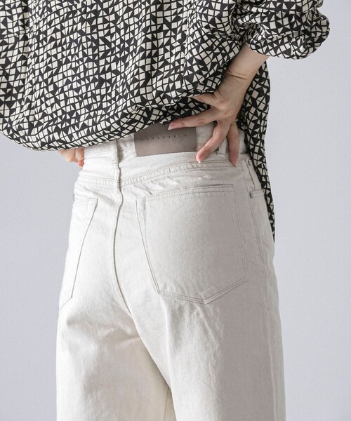 URBAN RESEARCH（アーバンリサーチ）の「KURO　OPTIMA DENIM（デニムパンツ・レディース・OFFWHITE・25/26/27）」の5枚目の写真