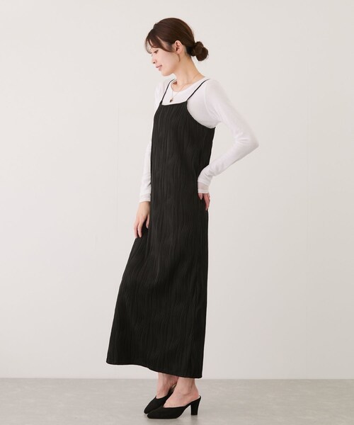 Jayro(ジャイロ)の「なみピンタックキャミワンピース(ワンピース・レディース・ブラック/ダークブラウン/ベージュ・M)」の9枚目の写真