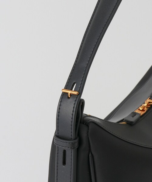 ROPE'（ロペ）の「【E'POR】 C BAG Medium【超軽量】（ハンドバッグ・レディース・ブラック/オフホワイト/カーキ・F）」の8枚目の写真
