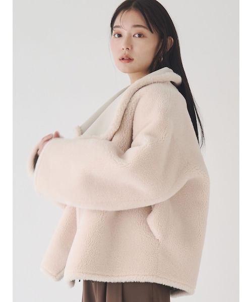 LAGUNAMOON（ラグナムーン）の「フェイクムートンスタンドカラーコート（ムートンコート・レディース・アイボリー/チャコールグレー/モカ・F）」の11枚目の写真