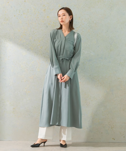 ポケットデザインVネックワンピース