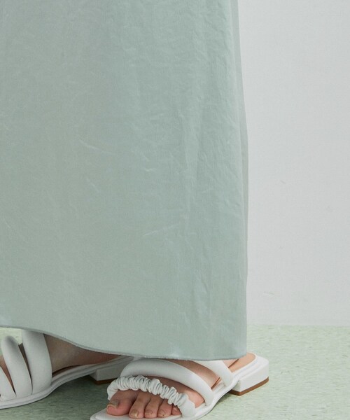 ADAM ET ROPE'（アダムエロペ）の「リキッドサテンスカート（スカート・レディース・ブラック/キナリ/サックス・36/38）」の21枚目の写真