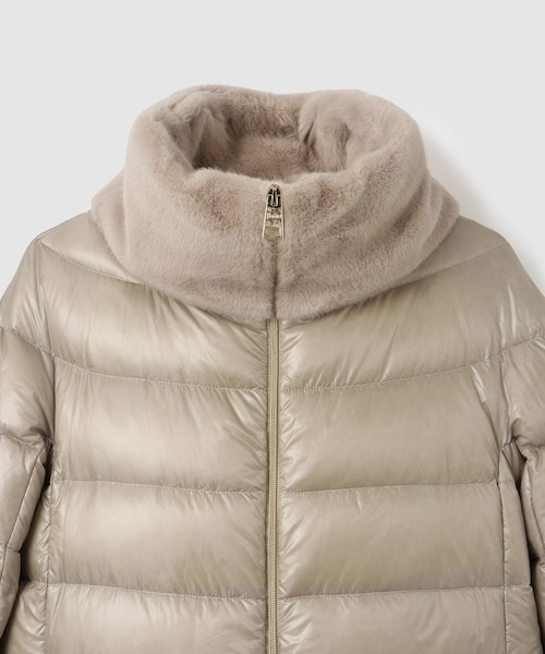 ROPE'(ロペ)の「【WEB限定/一部店舗限定】【HERNO(ヘルノ)】ライトショート丈ダウンコート(ダウンジャケット/コート・レディース・チャコール/キナリ・M/S)」の21枚目の写真