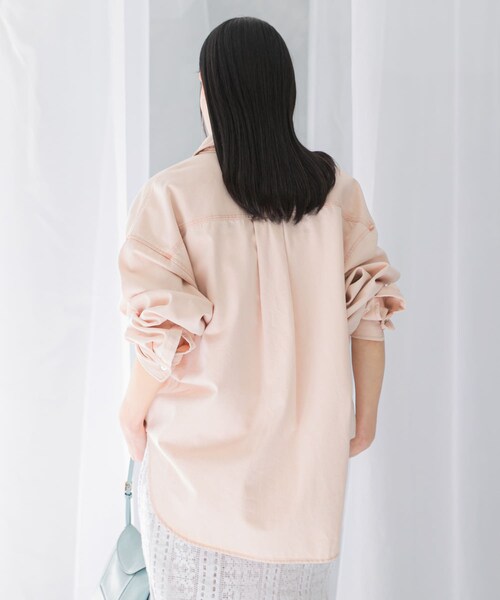 URBAN RESEARCH ROSSO（アーバンリサーチロッソ）の「『WEB限定』デニムオーバーシャツ（シャツ/ブラウス・レディース・INDIGO/FOG PINK・Free）」の16枚目の写真