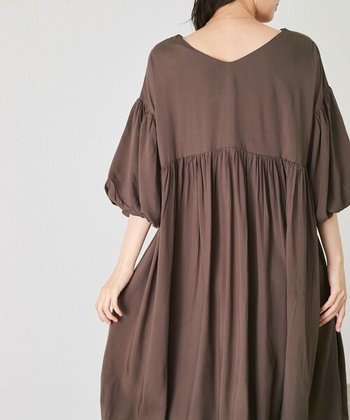 Jayro（ジャイロ）の「バルーンスリーブワンピース（ワンピース・レディース・ブラック/ブラウン系・F）」の14枚目の写真