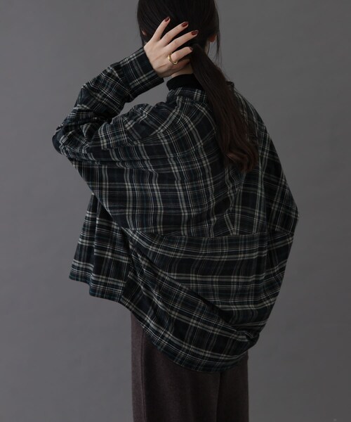 URBAN RESEARCH DOORS（アーバンリサーチドアーズ）の「FORK&SPOON　ブラッシュドチェックシャツ（シャツ/ブラウス・レディース・BLACK CHK/BEIGE CHK・1）」の5枚目の写真