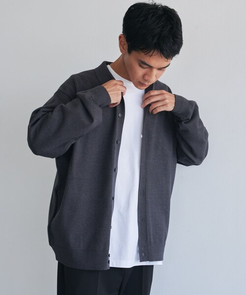 URBAN RESEARCH DOORS（アーバンリサーチドアーズ）の「『XLサイズ/WEB限定/仁村紗和さん着用』『UR TECH 200日ニット』シャツ カーディガン（カーディガン/ボレロ・メンズ・YEL KHK/BROWN/CHARCOAL/L/GRY/BLUE GREEN・M/L/XL）」の17枚目の写真
