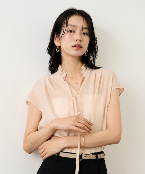 ROPE'(ロペ)の「【WEB限定カラー】スタンドフリルスキッパーブラウス(無地・ピンストライプ)/イージーケア(シャツ/ブラウス・レディース・ブラック/ホワイト系/ブルー/ピンク・F)」の14枚目の写真