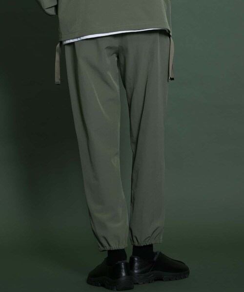 SENSE OF PLACE by URBAN RESEARCH(センスオブプレイスバイアーバンリサーチ)の「Uiscel タックジョガースウェットパンツ(スウェットパンツ・メンズ・KHAKI/BLACK・one)」の11枚目の写真