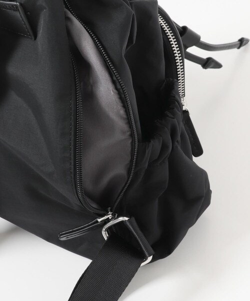 SENSE OF PLACE by URBAN RESEARCH（センスオブプレイスバイアーバンリサーチ）の「撥水マルチポケットナイロンリュック（バックパック/リュック・レディース・BLACK/BEIGE・One）」の5枚目の写真