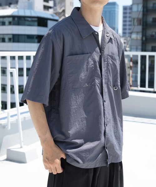 ITEMS URBANRESEARCH(アイテムズ アーバンリサーチ)の「『撥水/イージーケア/接触冷感/UVカット』タスランナイロンスナップボタン半袖シャツ(シャツ/ブラウス・メンズ・CHA/NVY/BLK・M/L)」の16枚目の写真