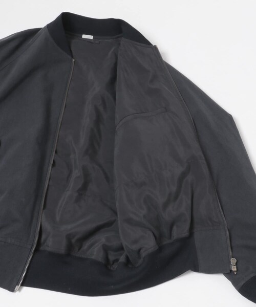 URBAN RESEARCH(アーバンリサーチ)の「A PRESSE Silk Padding Jacket(ブルゾン・メンズ・NAVY/KHAKI・2/3)」の12枚目の写真