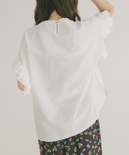 ITEMS URBANRESEARCH(アイテムズ アーバンリサーチ)の「ダブルフリルブラウス(シャツ/ブラウス・レディース・SRP/WHT/BRN・FREE)」の1枚目の写真