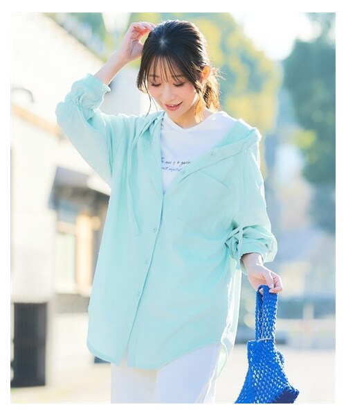 nissen（ニッセン）の「楊柳ビッグフードシャツパーカー（UVカット）＜大きいサイズ有＞（パーカー・レディース・ライトベージュ/アイスミント/黒・S/M/L/LL/3L）」の5枚目の写真