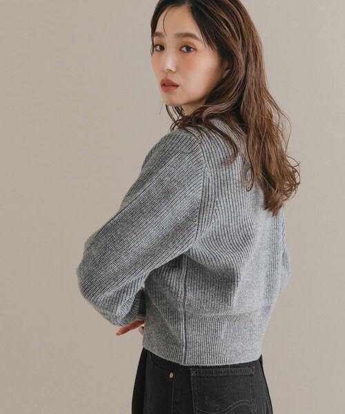 URBAN RESEARCH ROSSO（アーバンリサーチロッソ）の「ボタンデザインニットプルオーバー（カーディガン/ボレロ・レディース・WHITE/PINK/GRAY・Free）」の14枚目の写真