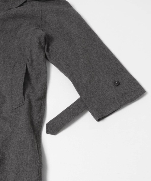 URBAN RESEARCH(アーバンリサーチ)の「POLYPLOID LONG COAT C(ステンカラーコート・メンズ・CHARCOAL・3/4)」の11枚目の写真