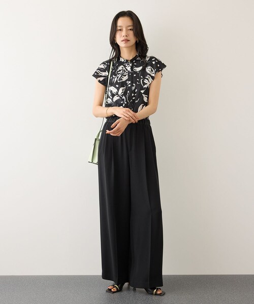 ROPE'（ロペ）の「【DEVEAUX(デヴォー)】フラワープリントドレープカラーブラウス/セットアップ対応（シャツ/ブラウス・レディース・ブラック系/ベージュ系・F）」の11枚目の写真