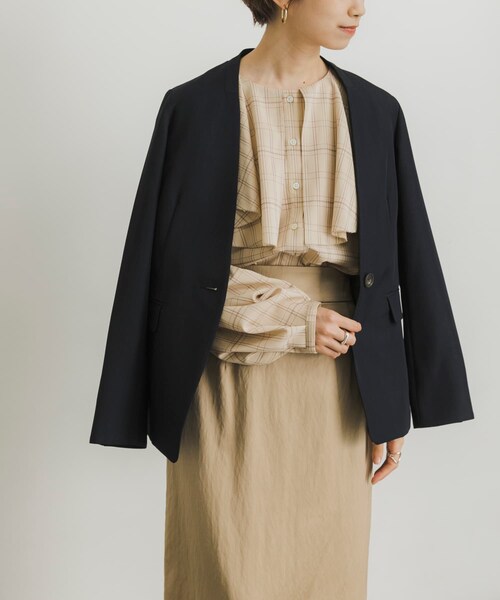 URBAN RESEARCH（アーバンリサーチ）の「ノーカラージャケット（ノーカラージャケット・レディース・BEIGE/NAVY・36/38）」の13枚目の写真