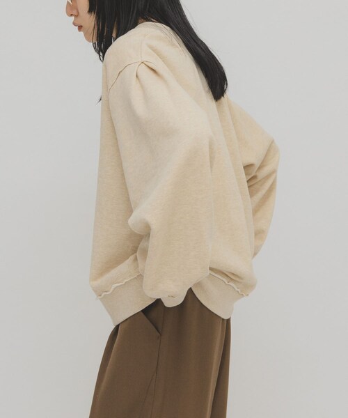 KBF（ケイビーエフ）の「2WAYルーズスウェット（Tシャツ/カットソー・レディース・BEIGE/LATTE/CHARCOAL・One）」の18枚目の写真