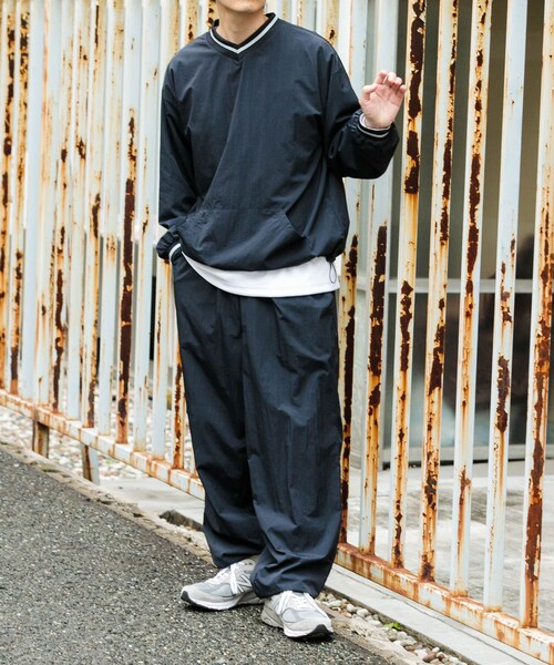 ITEMS URBANRESEARCH（アイテムズ アーバンリサーチ）の「『セットアップ対応』ナイロン ラインリブ ドロストプルオーバー（その他トップス・メンズ・BLK/CHA/NVY・M/L）」の13枚目の写真