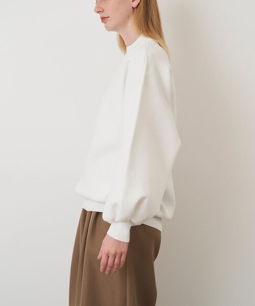 URBAN RESEARCH ROSSO（アーバンリサーチロッソ）の「ELENDEEK　FORM SLEEVE OVER KNIT（ニット/セーター・レディース・YLW/OWHT/BLACK/PPL・FREE）」の7枚目の写真