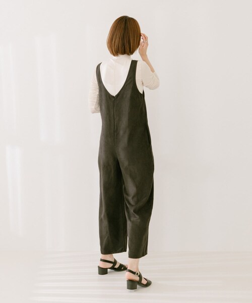 ITEMS URBANRESEARCH（アイテムズ アーバンリサーチ）の「ウォッシャブルスエードイージーサロペット（サロペット/オーバーオール・レディース・BLACK/BEIGE・one）」の4枚目の写真