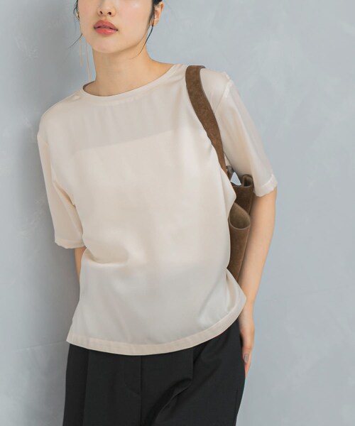 URBAN RESEARCH ROSSO（アーバンリサーチロッソ）の「UVカットサテンブラウス（Tシャツ/カットソー・レディース・MAUVEPINK/BLACK/OFF 1・Free）」の4枚目の写真