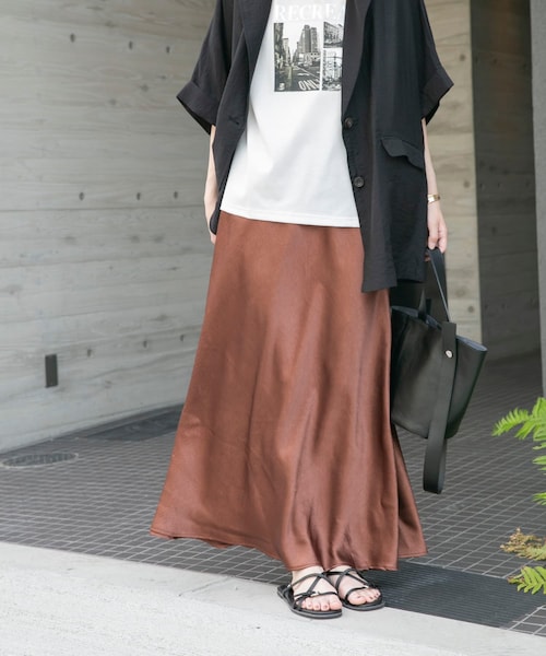 ITEMS URBANRESEARCH(アイテムズ アーバンリサーチ)の「ストレッチサテンスカート(スカート・レディース・WHT/BLK/BRN・Free)」の20枚目の写真