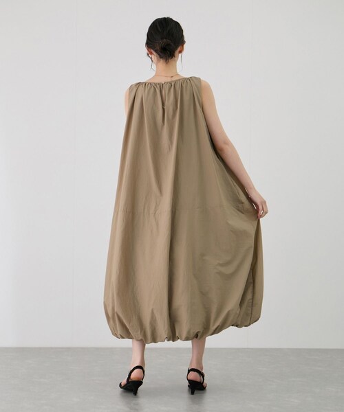 Jayro（ジャイロ）の「ノースリーブバルーンワンピース（ワンピース・レディース・ブラック/ベージュ/カーキ・F）」の15枚目の写真