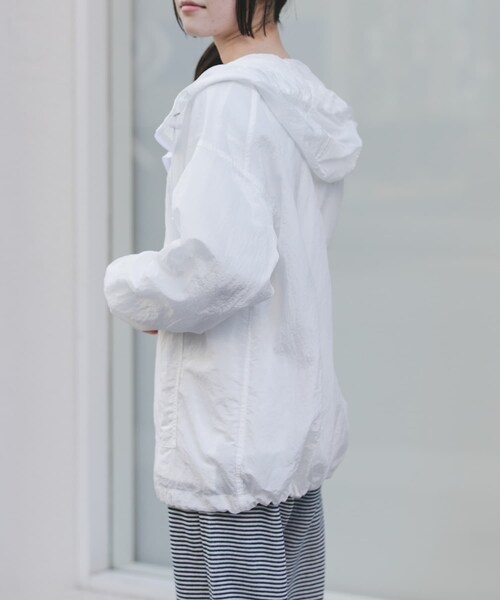 URBAN RESEARCH DOORS(アーバンリサーチドアーズ)の「FORK&SPOON シアーアノラックパーカー(パーカー・レディース・OFF/BLACK・1)」の8枚目の写真