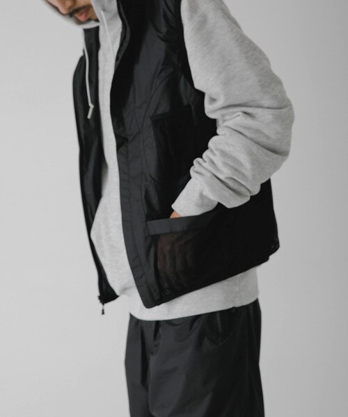 URBAN RESEARCH（アーバンリサーチ）の「DAIWA PIER39　REVERSIBLE WIND SHIELD VEST（テーラードジャケット・メンズ・NAVY/BLACK/BEIGE・S/M/L/XL）」の5枚目の写真