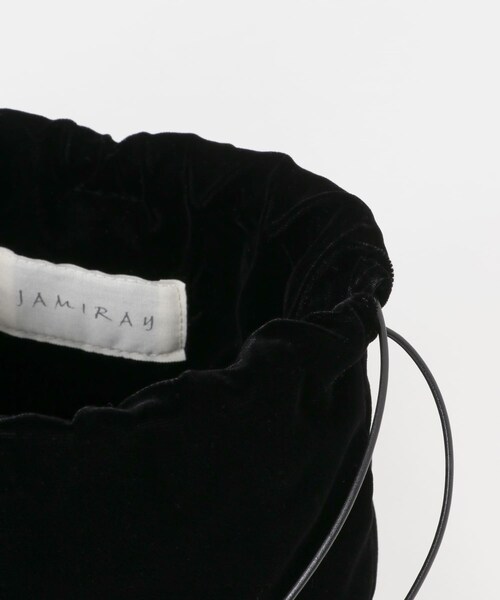 URBAN RESEARCH(アーバンリサーチ)の「『一部別注カラー』JAMIRAY EGGVELVET D/S PUFFER BAG(ショルダーバッグ・レディース・BLUE/BLACK/別注RED・-)」の7枚目の写真