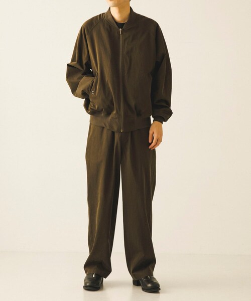 URBAN RESEARCH(アーバンリサーチ)の「A PRESSE Silk Padding Jacket(ブルゾン・メンズ・NAVY/KHAKI・2/3)」の7枚目の写真