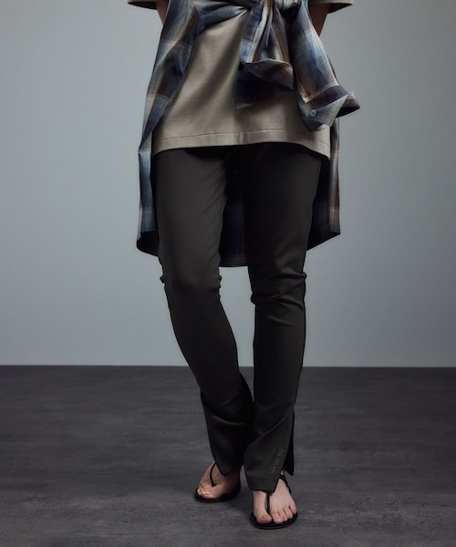 ADAM ET ROPE'（アダムエロペ）の「【Americana（アメリカーナ） for SALON】別注レギンスパンツ（レギンス/スパッツ・レディース・チャコール・F）」の2枚目の写真