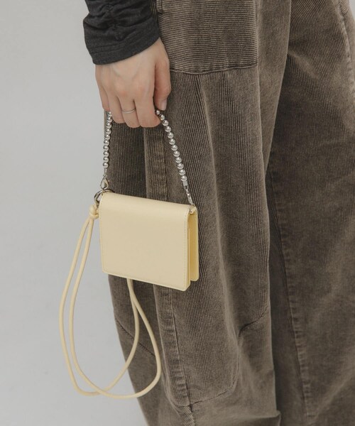 KBF（ケイビーエフ）の「ボールハンドル付きショルダーウォレット（財布・レディース・YELLOW/BLACK・One）」の15枚目の写真