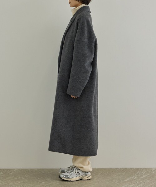 ADAM ET ROPE'(アダムエロペ)の「MTR アルパカシャギーロングコート / 軽量(チェスターコート・レディース・チャコール/キャメル・F)」の13枚目の写真