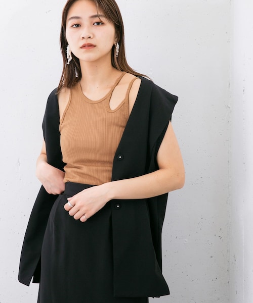 KBF（ケイビーエフ）の「アシメネックタンクトップ（タンクトップ・レディース・CHARCOAL/IVORY/ORG BROWN・one）」の3枚目の写真
