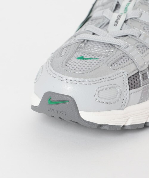 URBAN RESEARCH DOORS(アーバンリサーチドアーズ)の「NIKE P-6000 PS(KIDS)(スニーカー・キッズ・WHITE/METALLIC・19/20/21/22)」の15枚目の写真