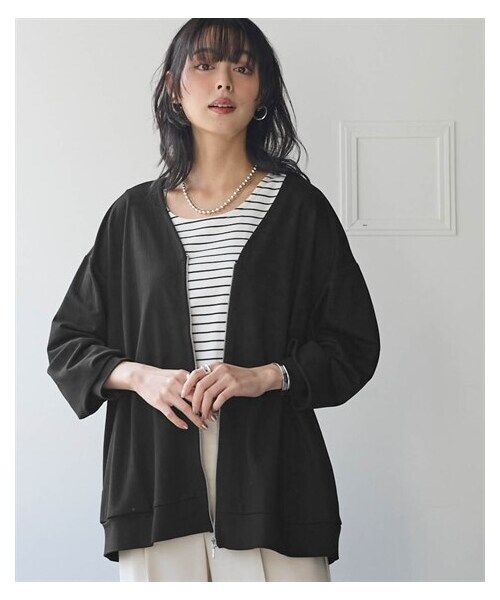 nissen（ニッセン）の「＜大きいサイズ＞涼やか美ラクRUタッチＶネックゆるシルエットジャケット（接触冷感・抗菌防臭・UVカット・遮熱）（ジャケット/アウター・レディース・黒/グレーベージュ/チャコールグレー・L/LL/3L/4L/5L/6L/8L/10L）」の5枚目の写真